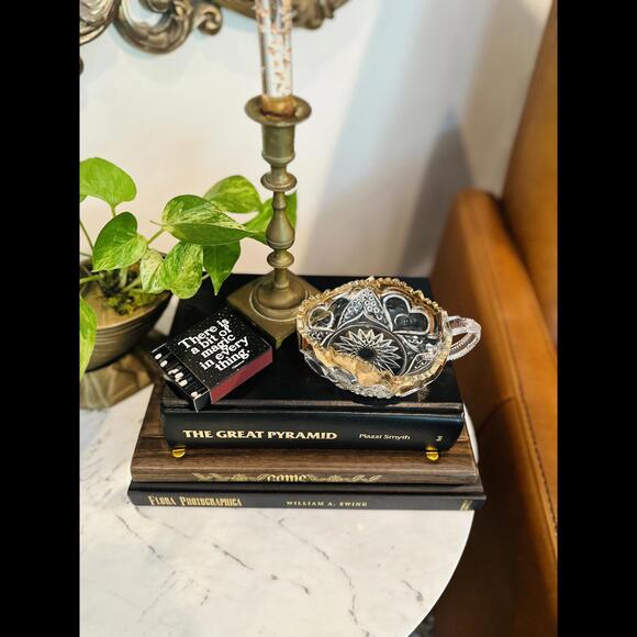 Antique Crystal Triangular Nappy with Gold Rim and Heart Cut Design, circa 1899 - Picture 4 of 9